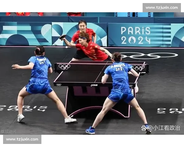 乒乓球赛场上的激烈角逐与技术较量，谁将问鼎冠军宝座